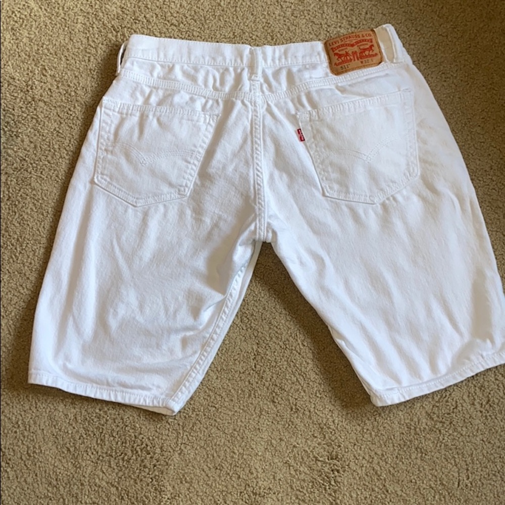 White Levi’s 511 Bermuda shorts